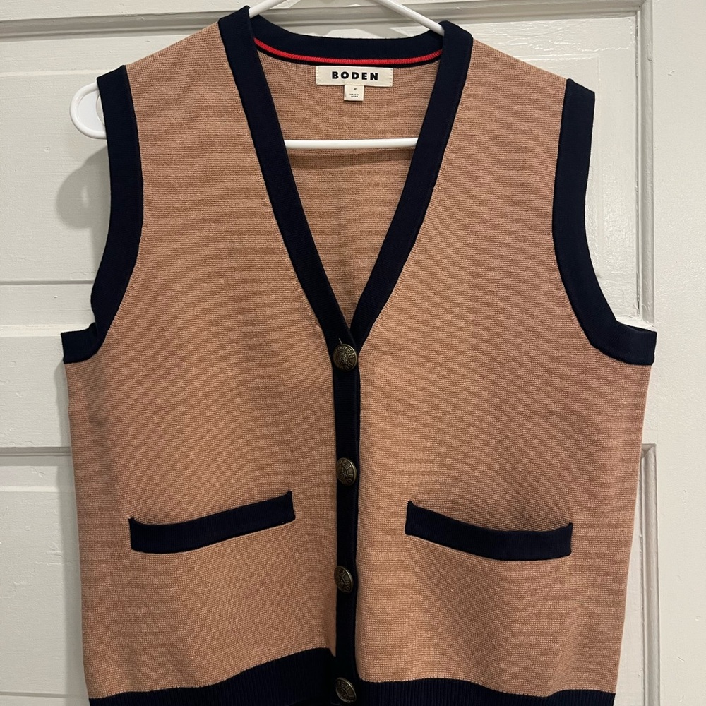 Boden Tan & Navy Sleeveless Cardigan